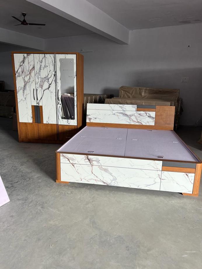 BEDROOM SET